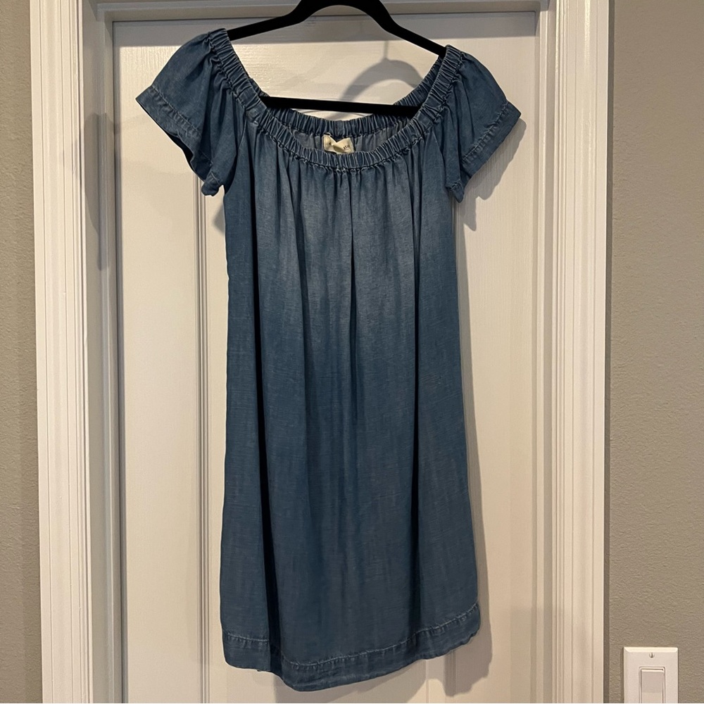 Women’s cloth & stone chambray off the shoulder dress, size S